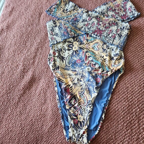 Anthropologie Off Shoulder Smocked Swimsuit  Size L - Picture 4 of 15